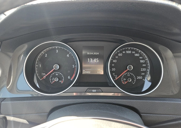 Volkswagen Golf cena 43900 przebieg: 229000, rok produkcji 2018 z Wyszków małe 137